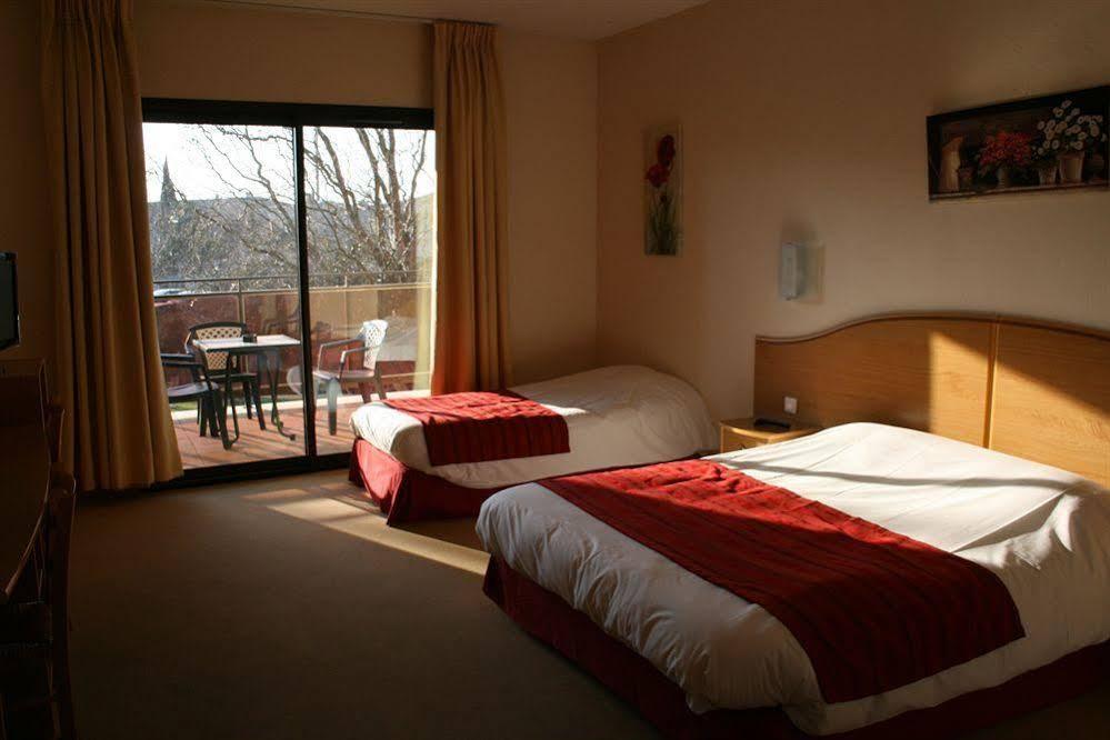 Hotel Les Nevons L'Isle-sur-la-Sorgue Bagian luar foto