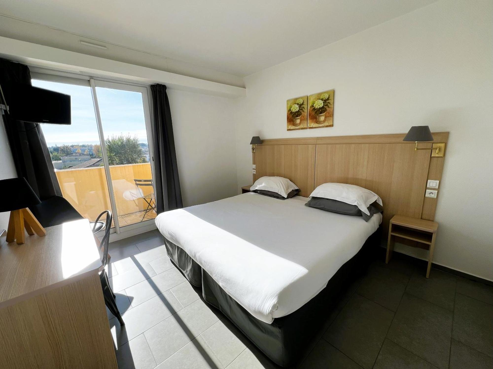Hotel Les Nevons L'Isle-sur-la-Sorgue Ruang foto